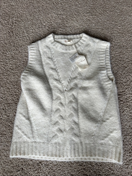 Hem & Thread Sweaters - Hem & Thread Soft Sleeveless Sweater Vest